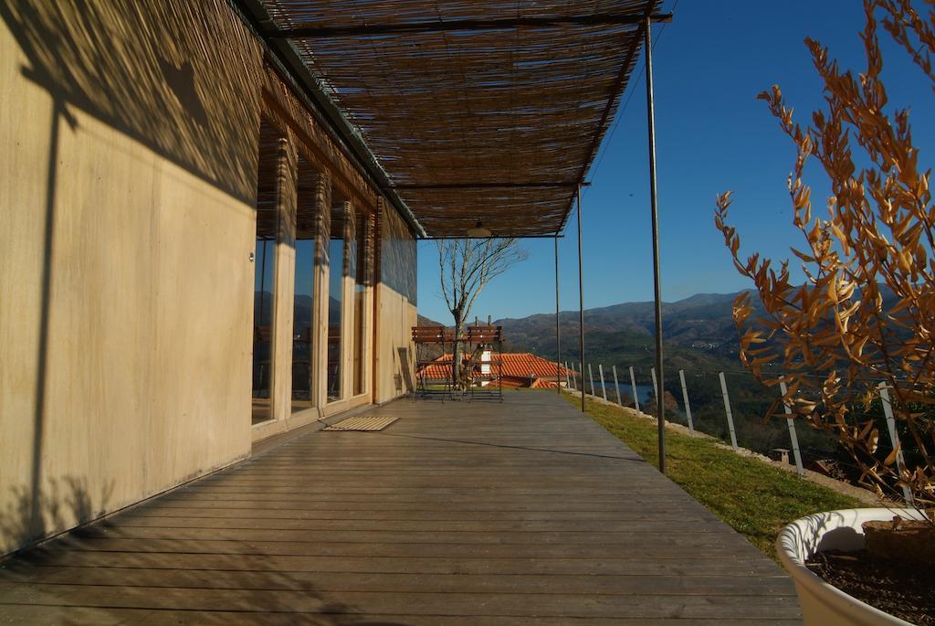 فيلا Casa Da Cerejeira - Casas De Alem - Ecoturismo اركوس دي فالديفيز المظهر الخارجي الصورة